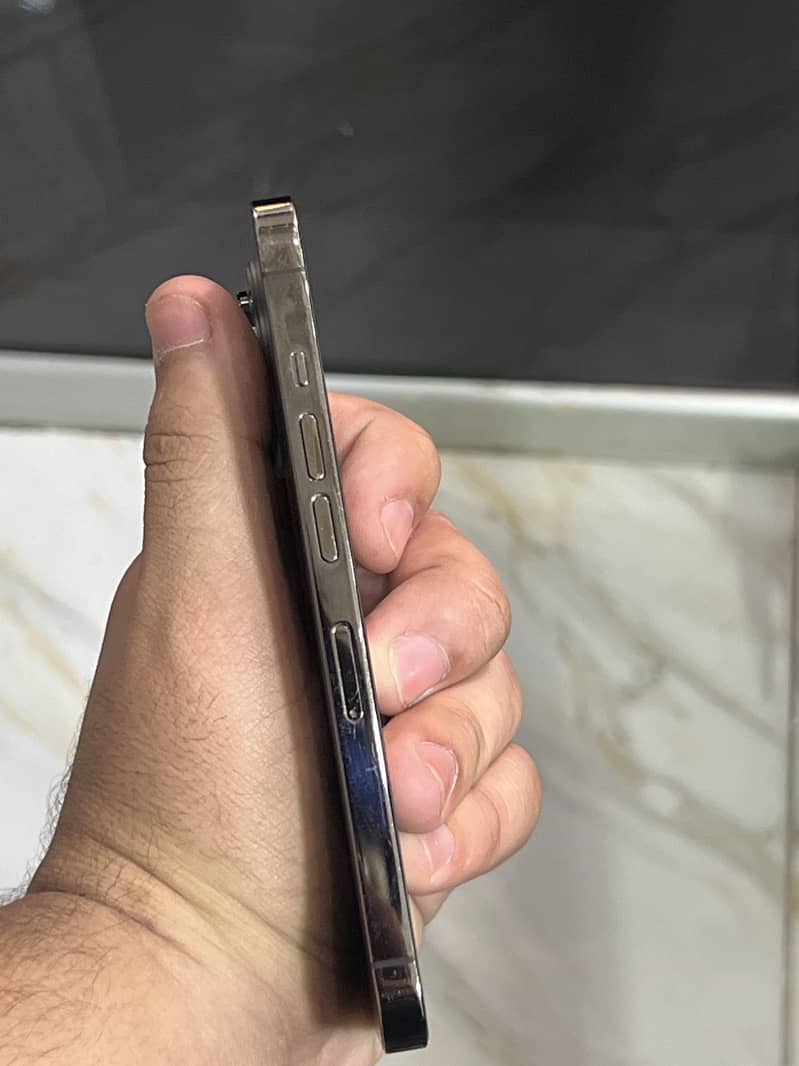 Apple iPhone 13 Pro 3