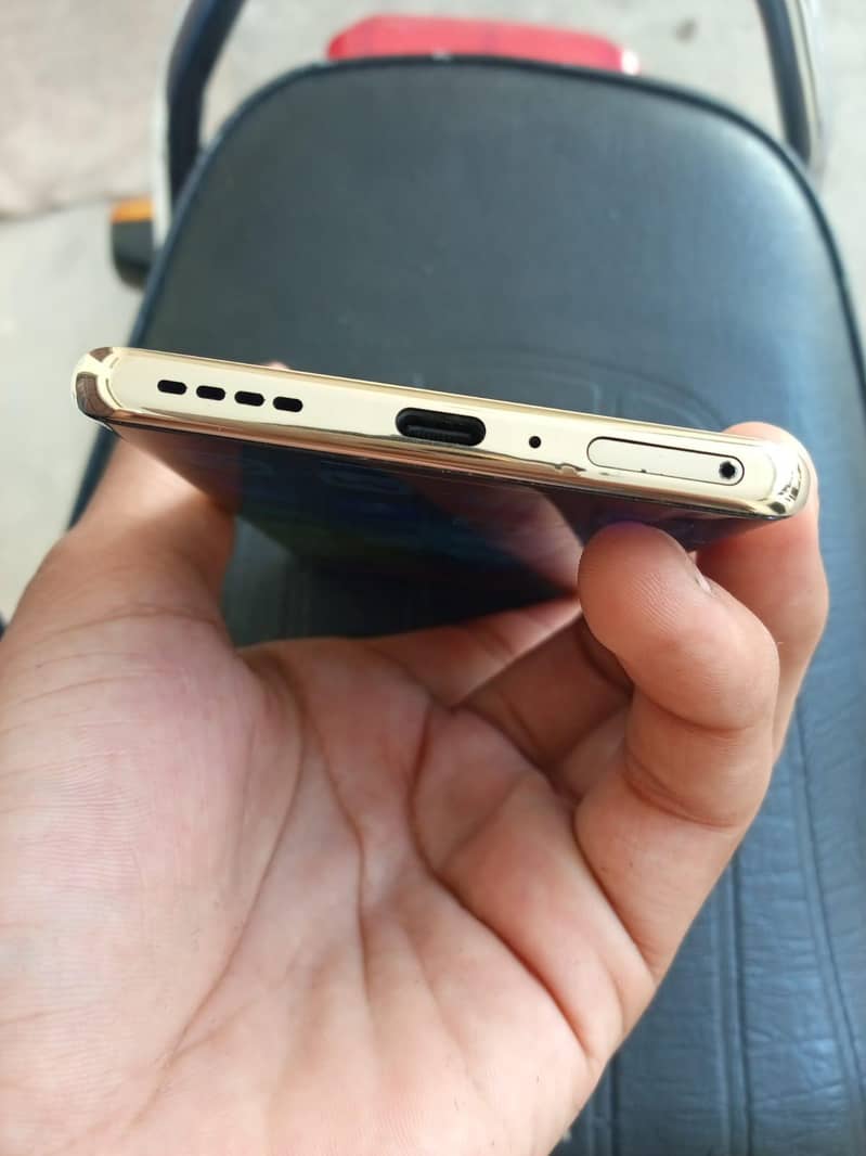 Infinix Note 40 Pro 3