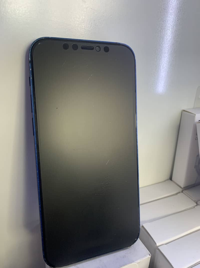 Apple iPhone 12 3