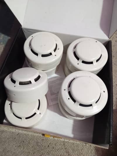 Smoke Detectors – Pack of 9 – Brand New