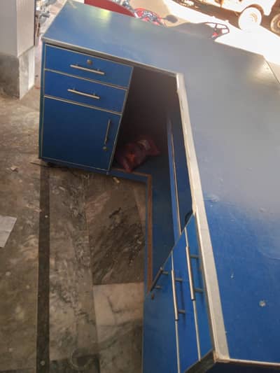 counter/ table