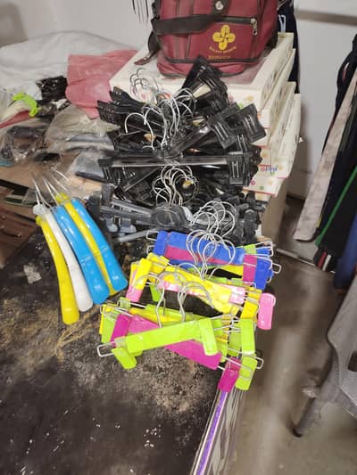 clothes hanger stands rack