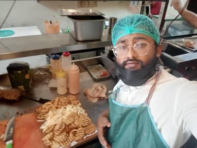 Experienced Fast Food & Pakistani Food Cook Available