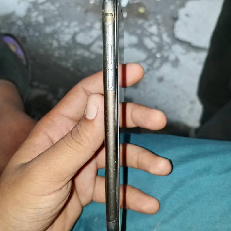 Apple iPhone 11 8