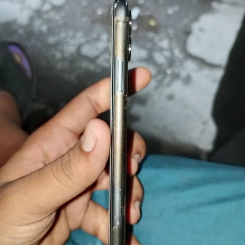 Apple iPhone 11 10