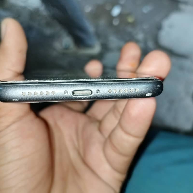 Apple iPhone 11 11