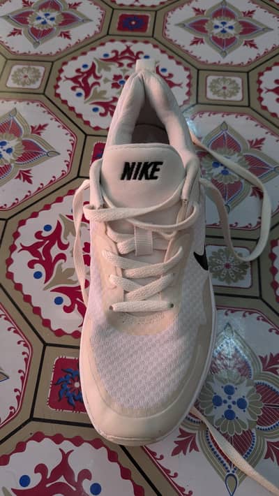 Casual Off-White Nike Running Shoes