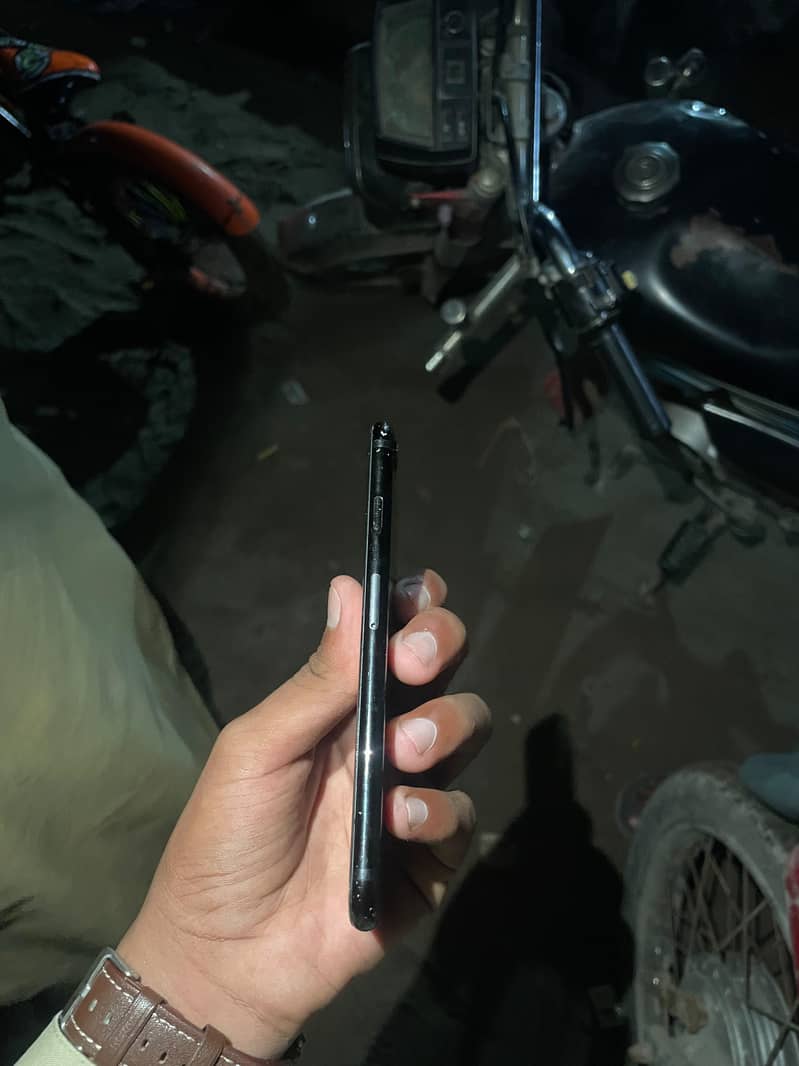 Apple iPhone 7 2