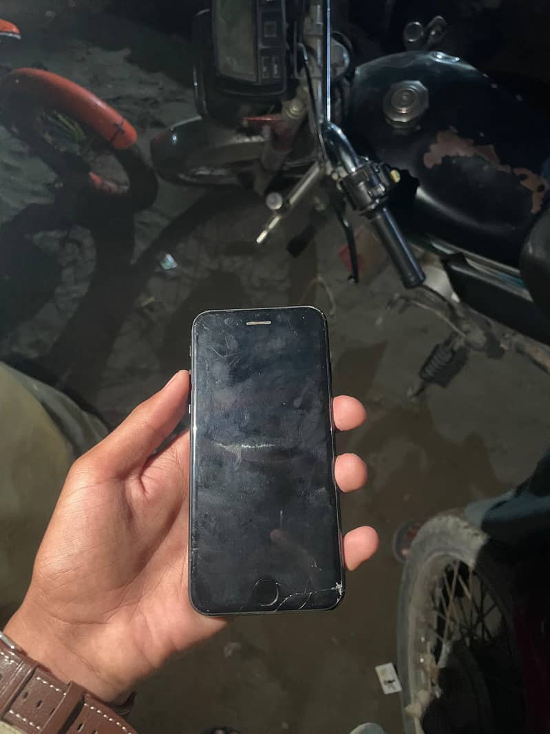 Apple iPhone 7 4