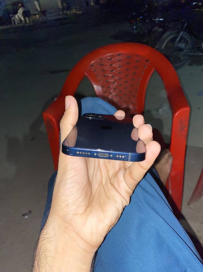 Apple iPhone 12 0