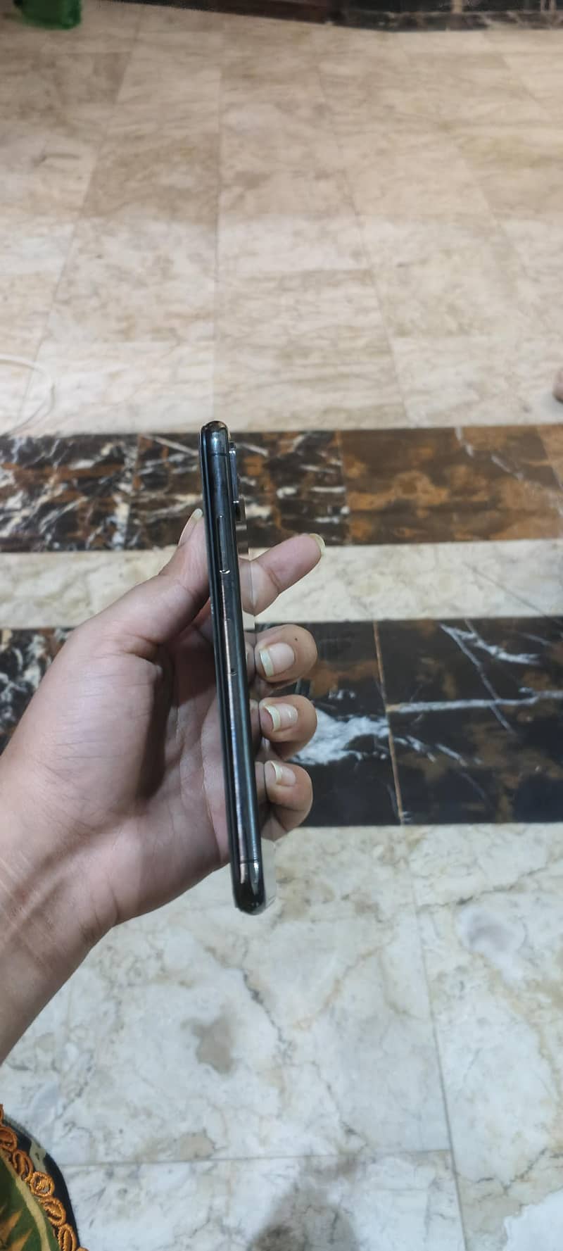 Apple iPhone XS 1