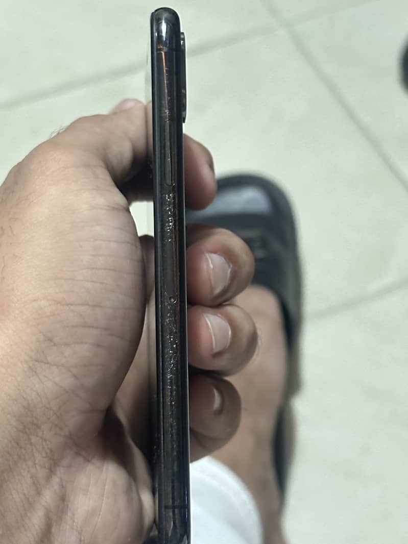 Apple iPhone X 3
