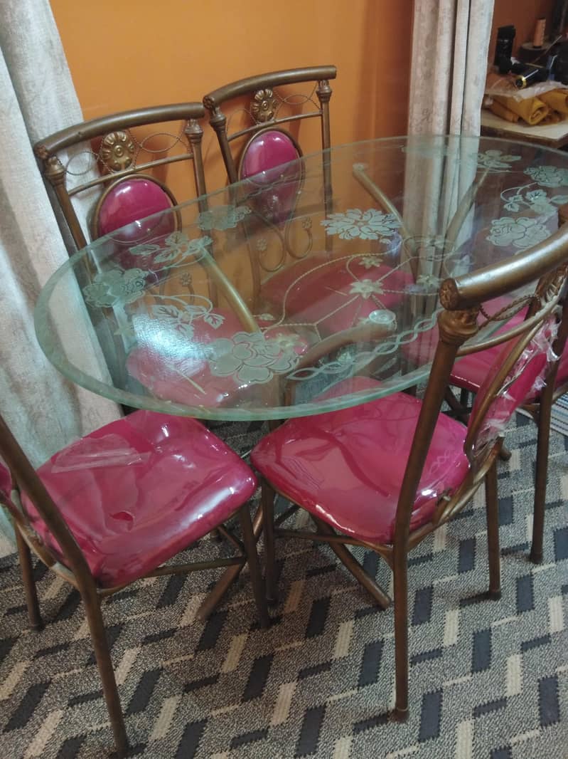 dinng table 1