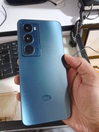 Itel City 100