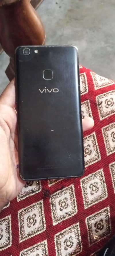 Vivo V7 Plus
