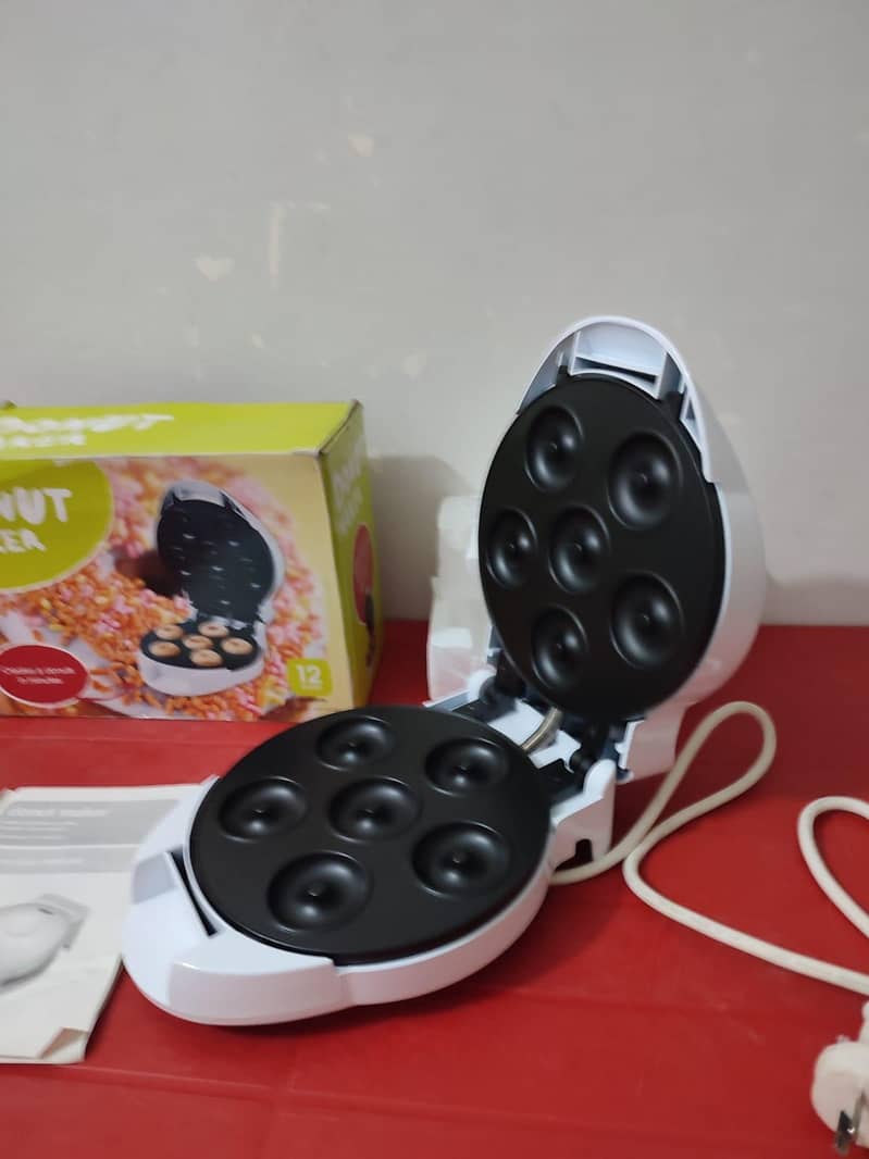 Homemaker Automatic Electric Donut Cake Maker 2