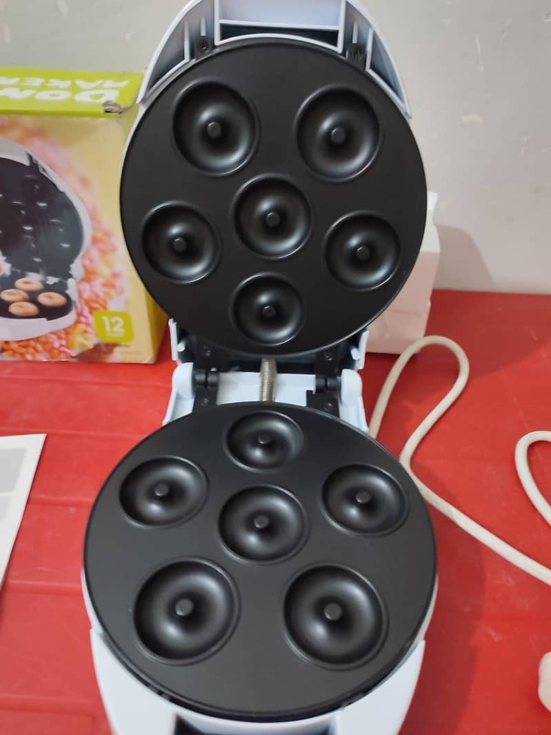 Homemaker Automatic Electric Donut Cake Maker 10