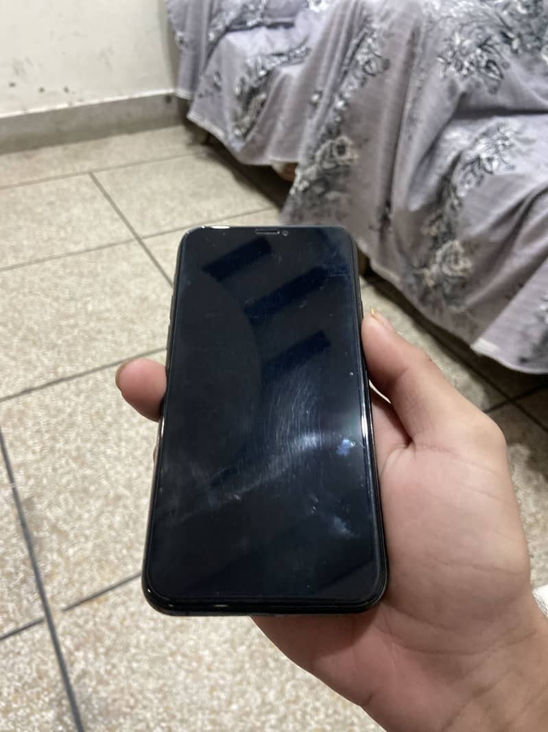 Apple iPhone 11 Pro 1
