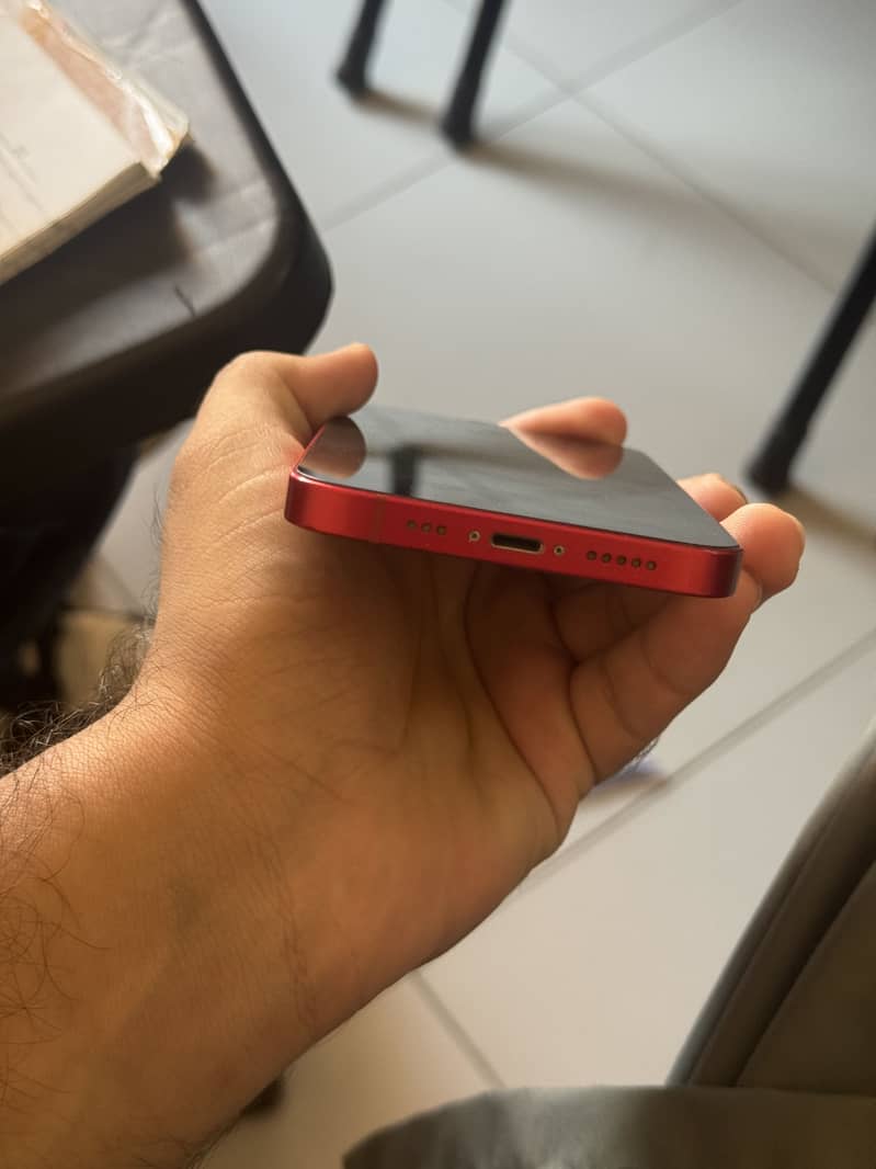 Apple iPhone 13 2