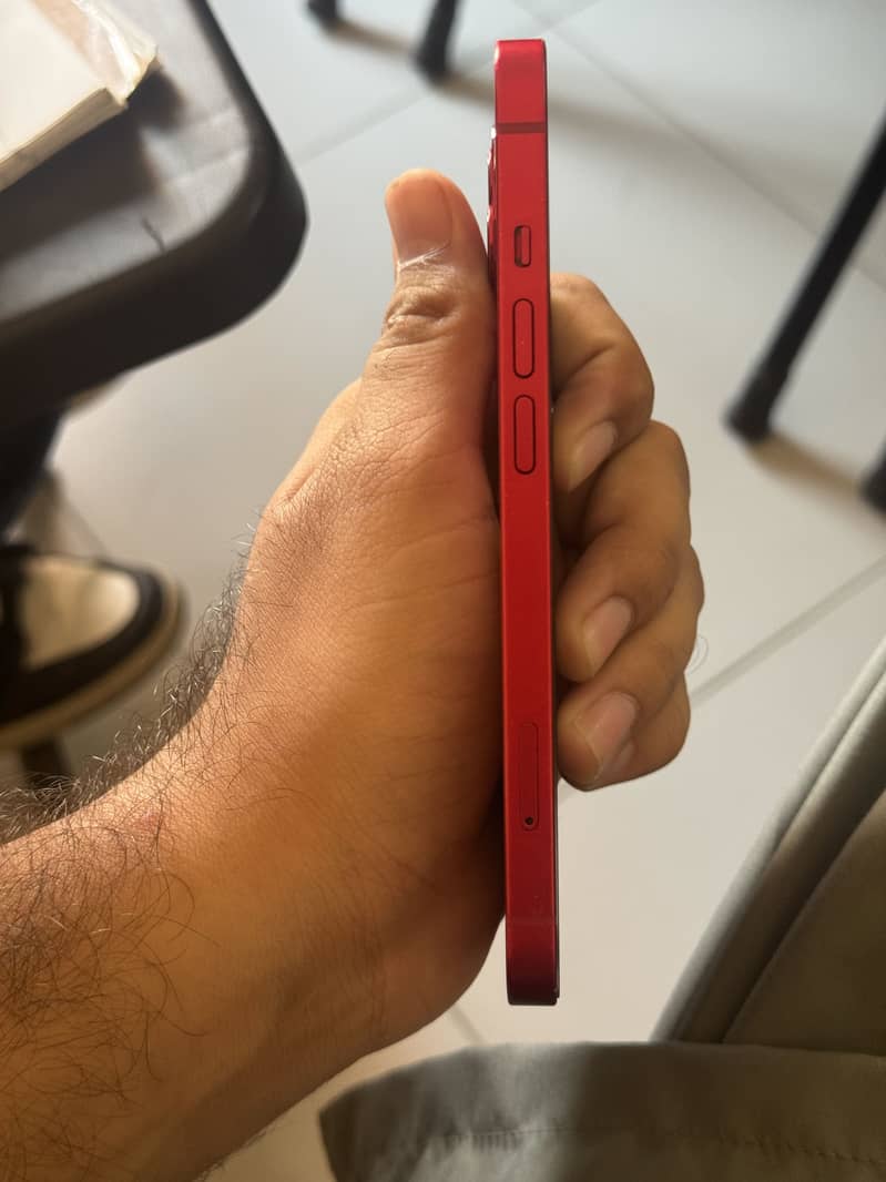 Apple iPhone 13 4
