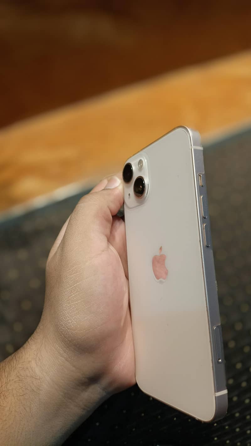 Apple iPhone 13 5