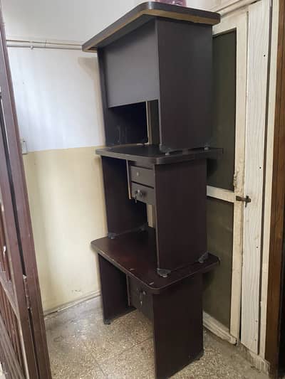 Computer tables