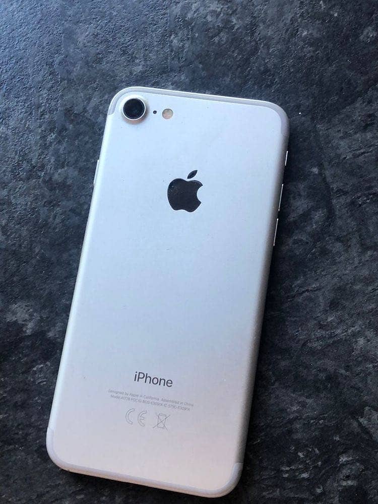 Apple iPhone 7 2