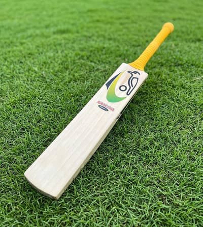 ORIGINAL KOOKABURRA KAHUNA CARBON GRAPHITE CRICKET BAT