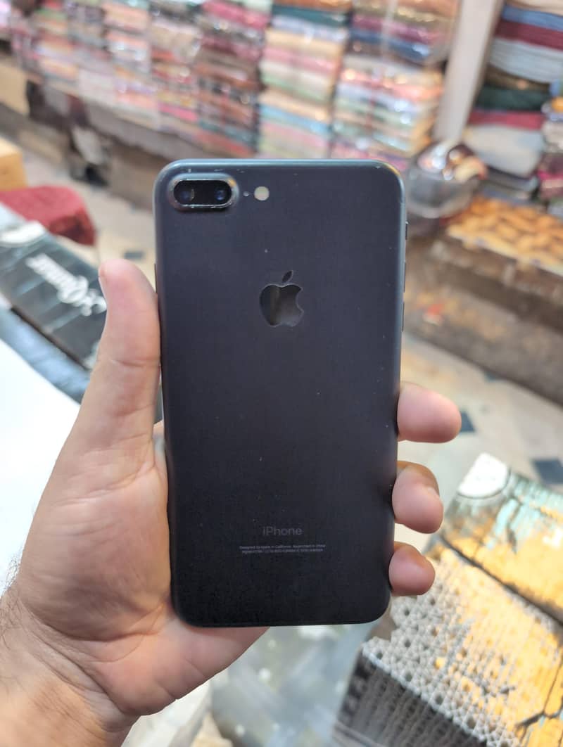 Apple iPhone 7 Plus 0