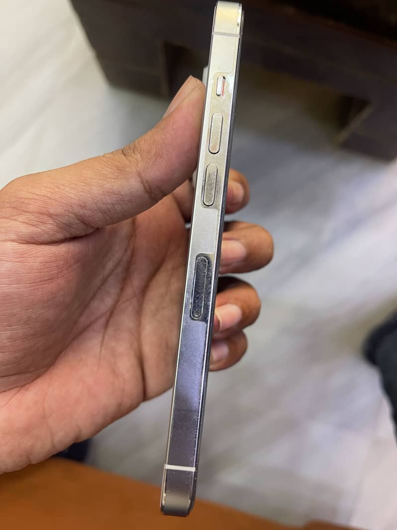 Apple iPhone 14 Pro 4