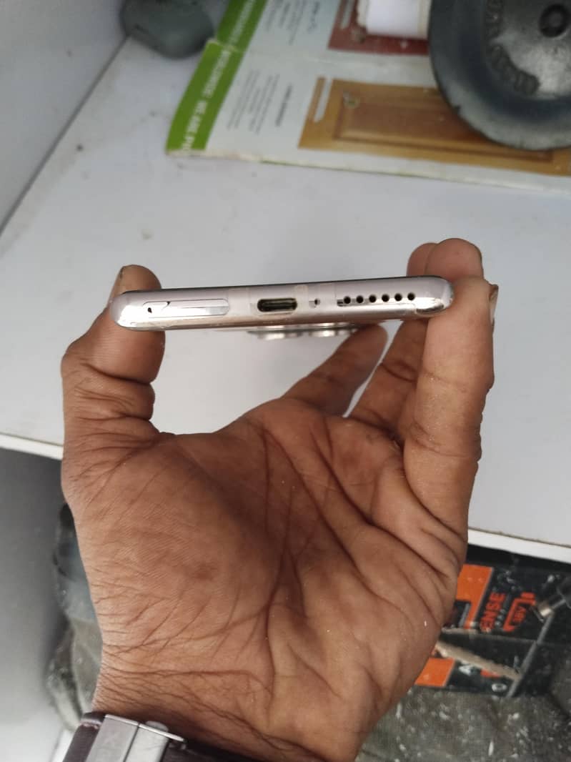 Xiaomi Redmi Note 14 Pro 4