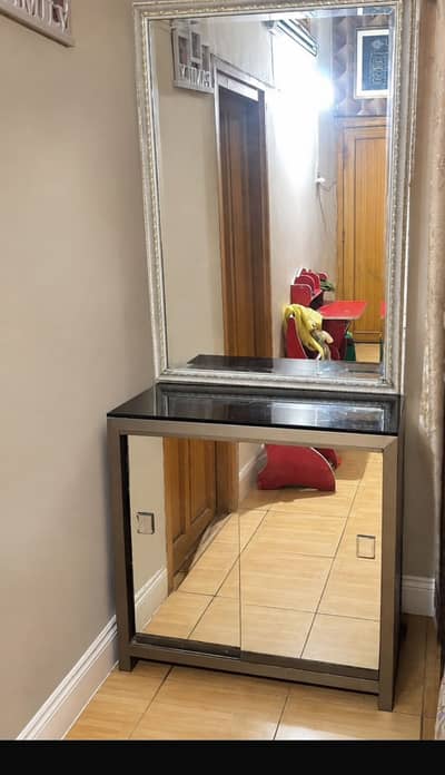 dressing table