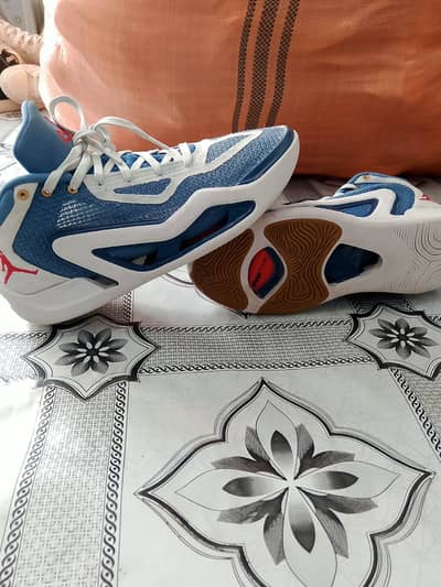 Men's Blue & White Basketball Sneakers / Sports Shoes