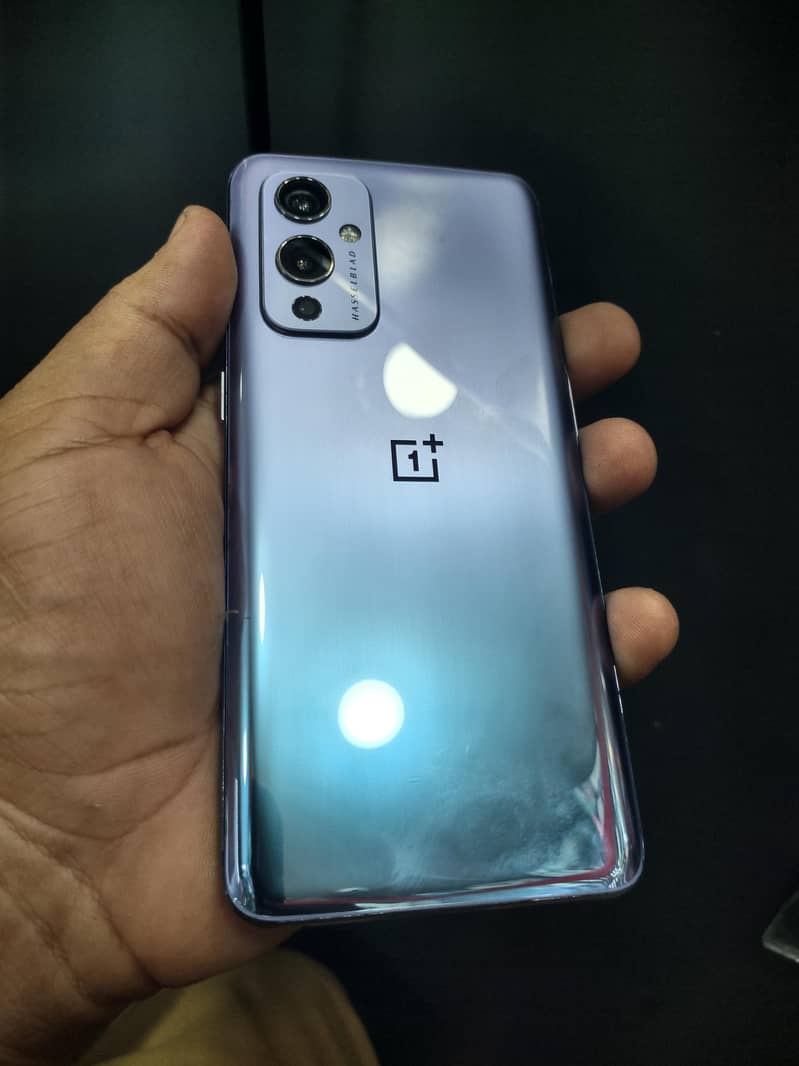 One Plus 9 5G 4