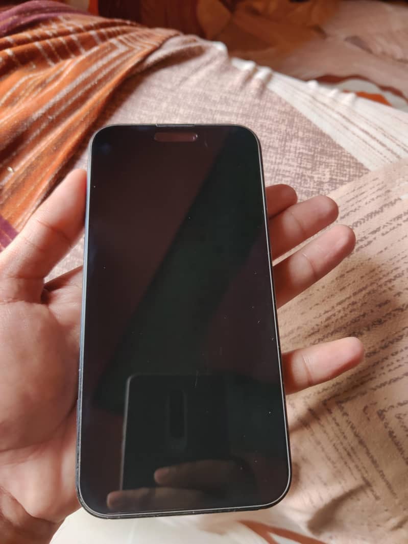 Apple iPhone 15 plus 4