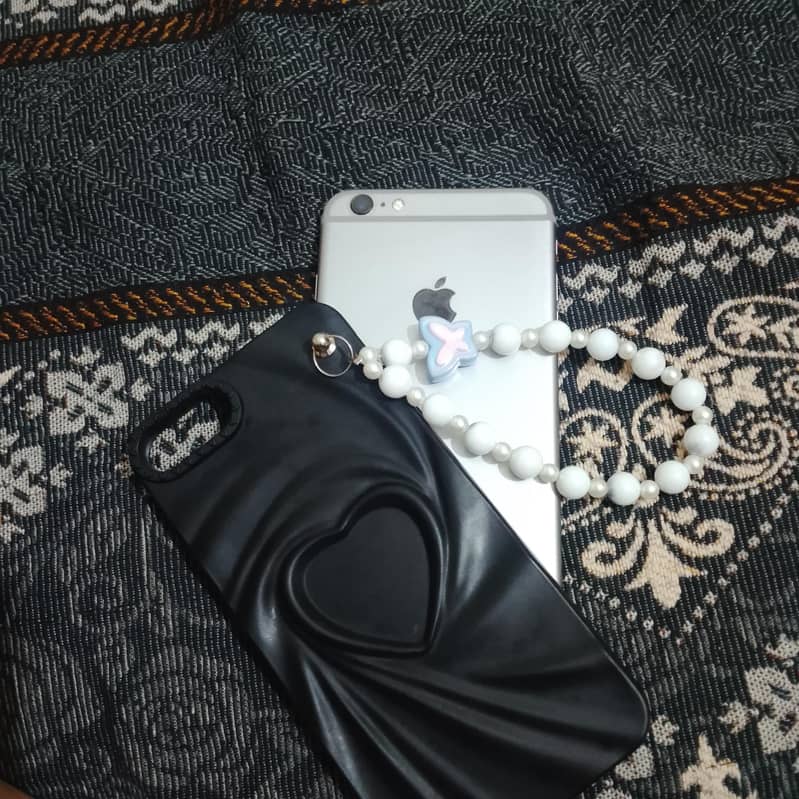 Apple iPhone 6S 4