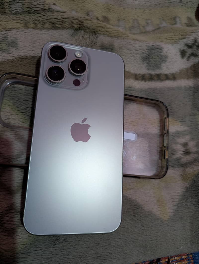 Apple iPhone 15 Pro Max 1