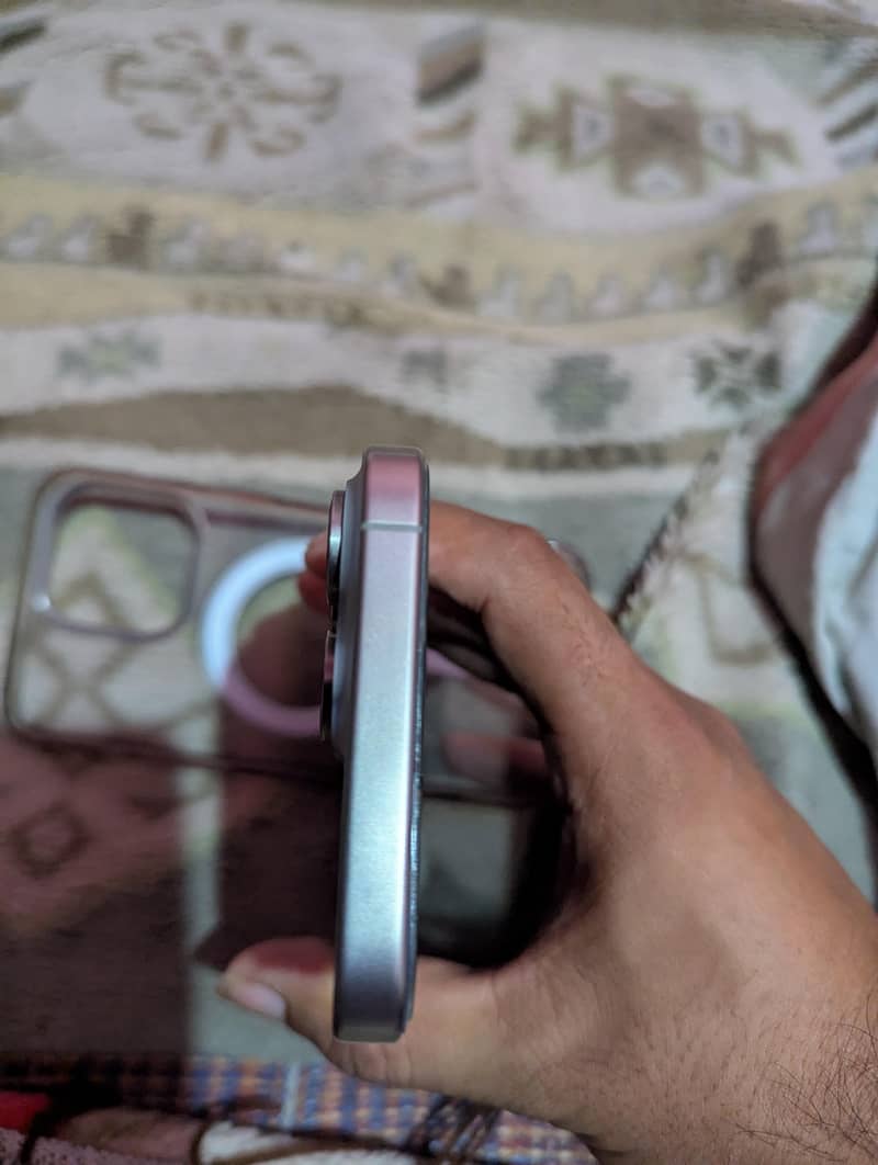 Apple iPhone 15 Pro Max 5