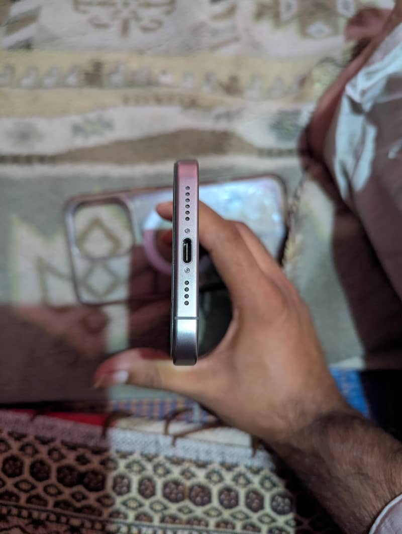Apple iPhone 15 Pro Max 6