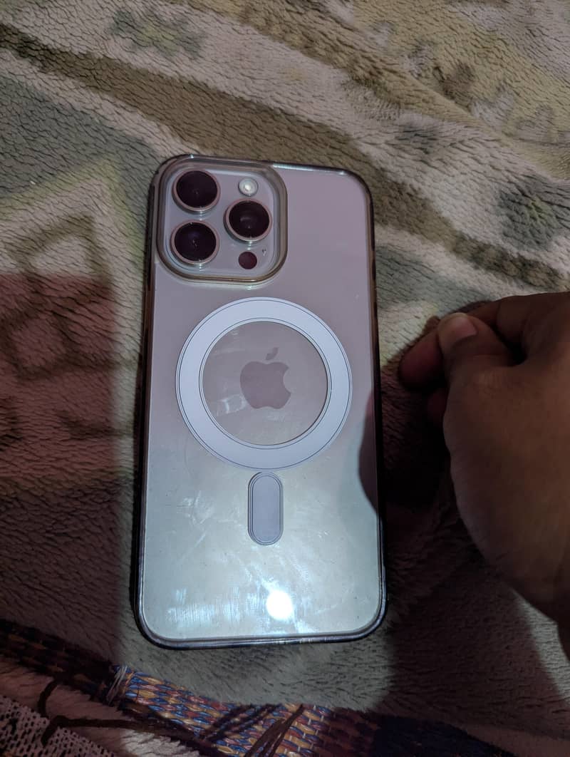 Apple iPhone 15 Pro Max 7