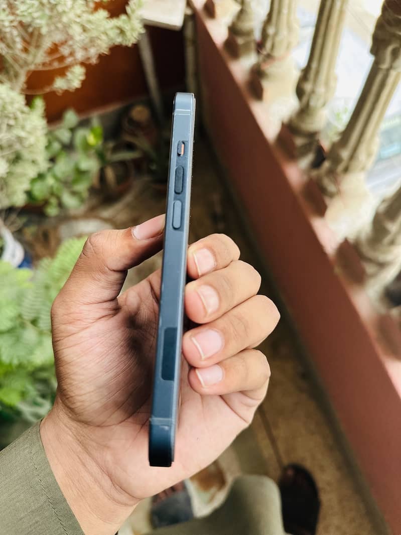 Apple iPhone 14 2