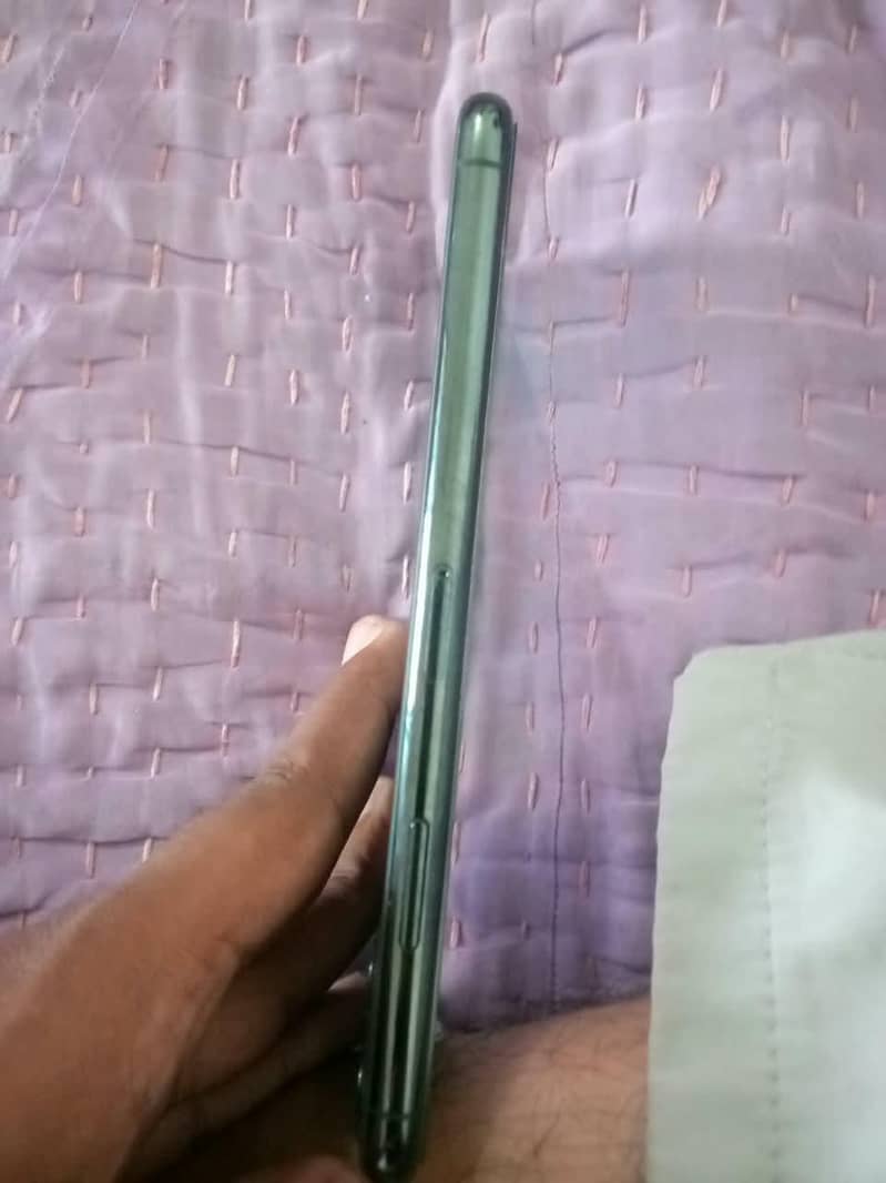 Apple iPhone 11 Pro Max 5