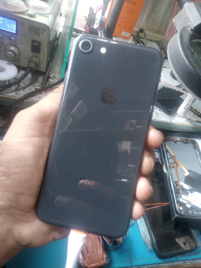 Apple iPhone 8 2