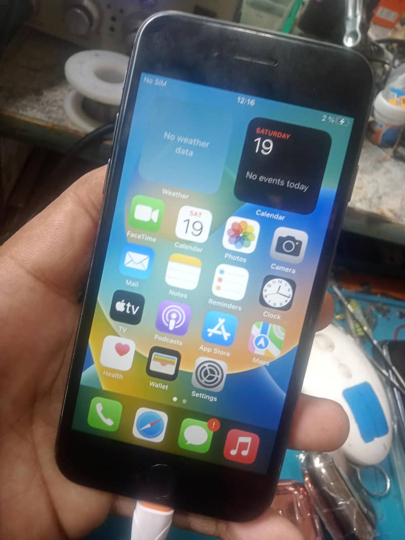 Apple iPhone 8 4
