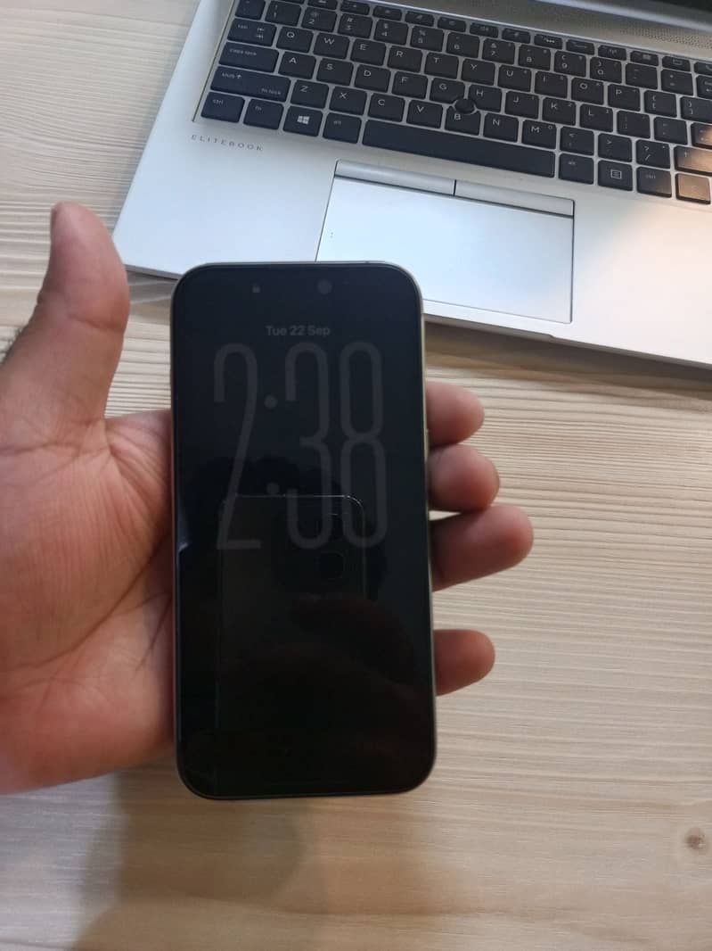 Apple iPhone 15 Pro 3