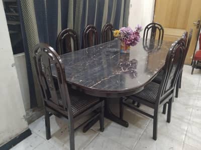 8seater heavy wooden dinning in excellent condition like new