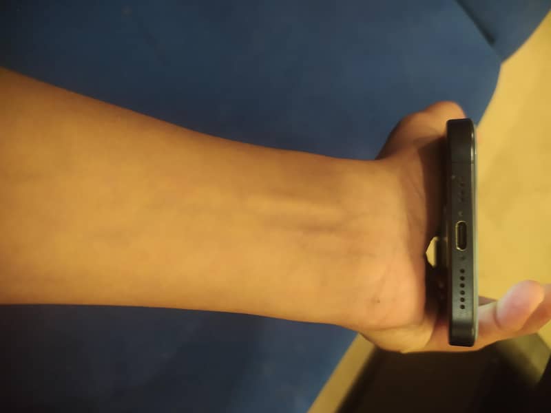 Apple iPhone 15 Pro Max 3