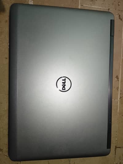 Core i5 (4th Generation) RAM: 8GB 256GB SSD
