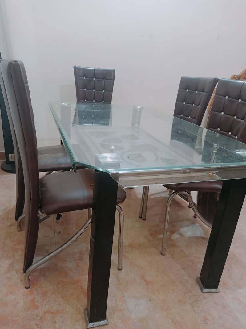 Dinning table 0