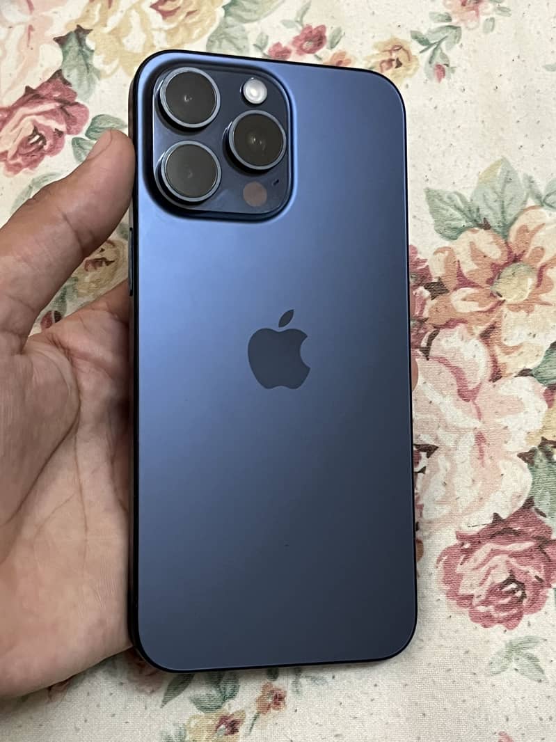 Apple iPhone 15 Pro Max 0